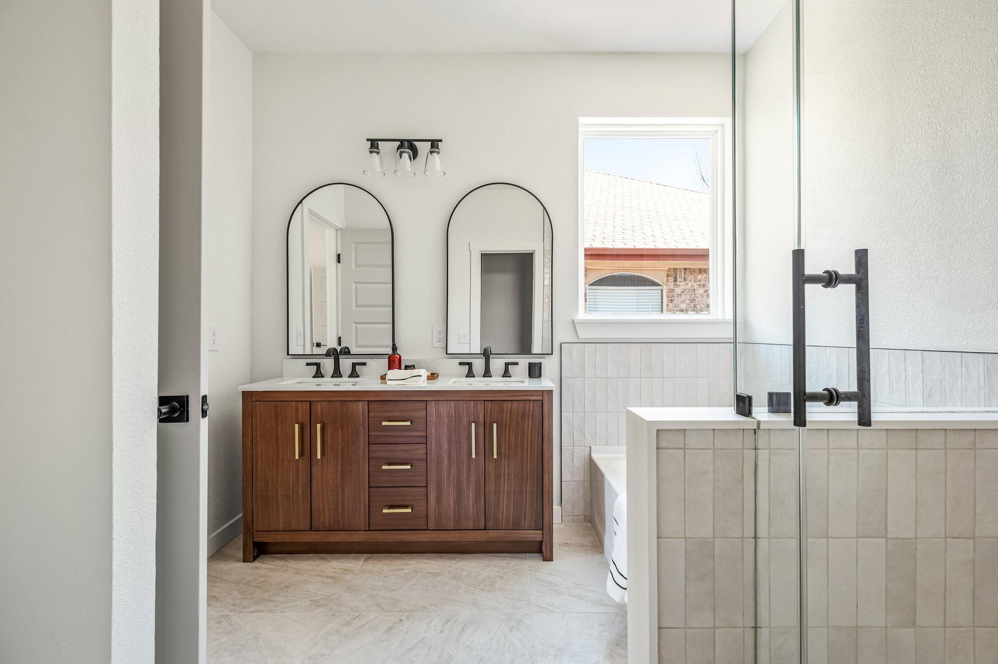 1516 Natural Bridge LN