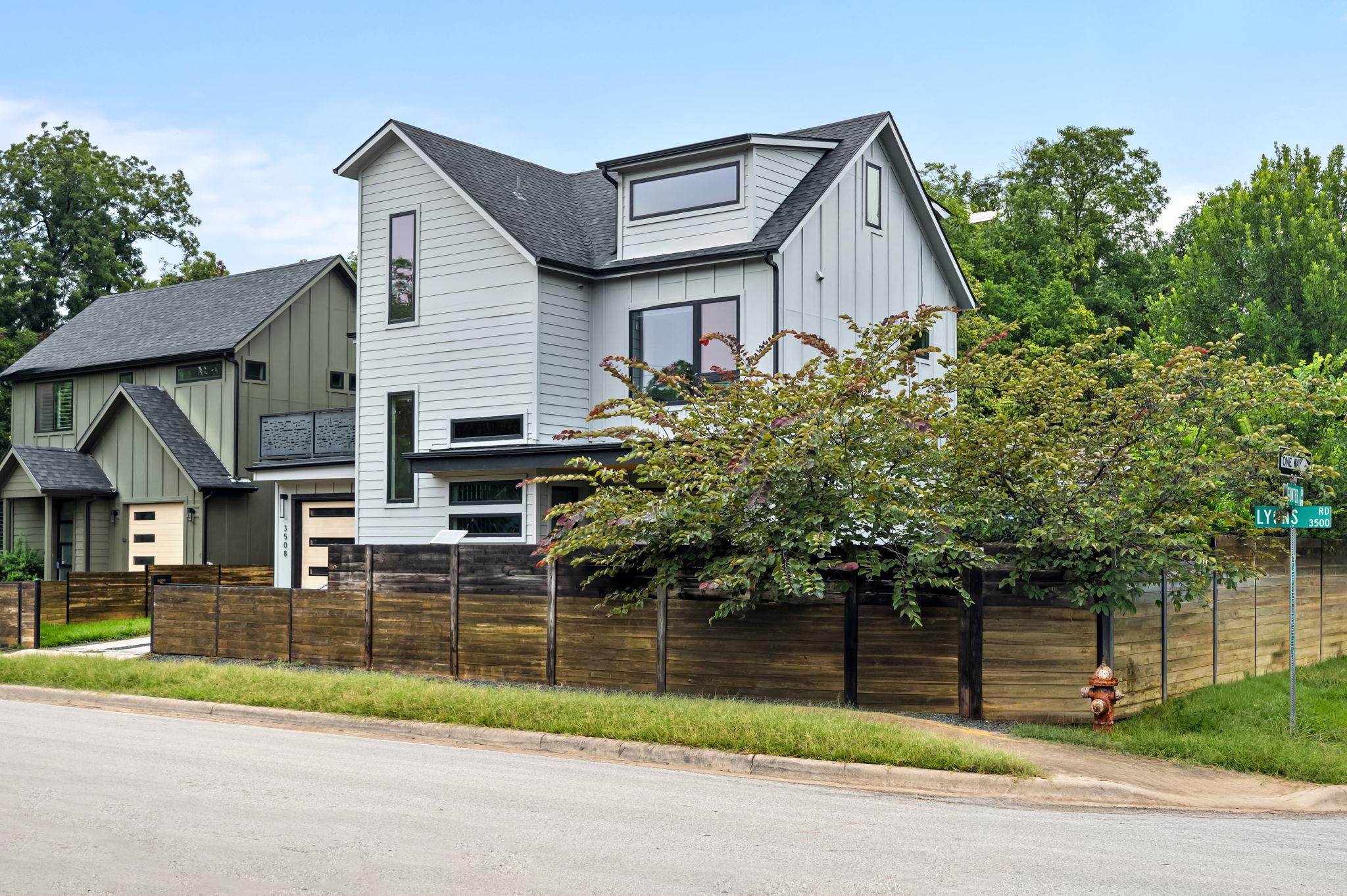 3508 Lyons RD