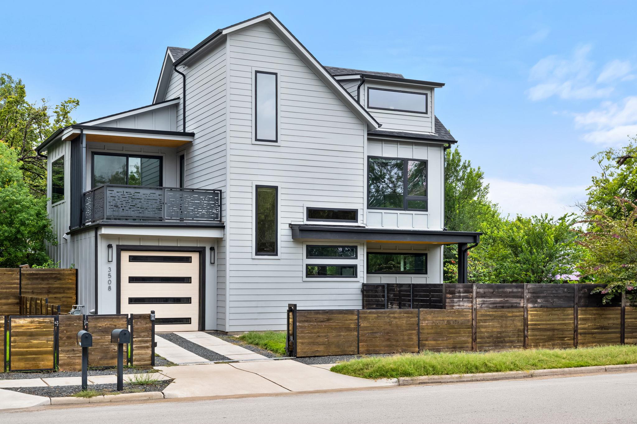 3508 Lyons RD