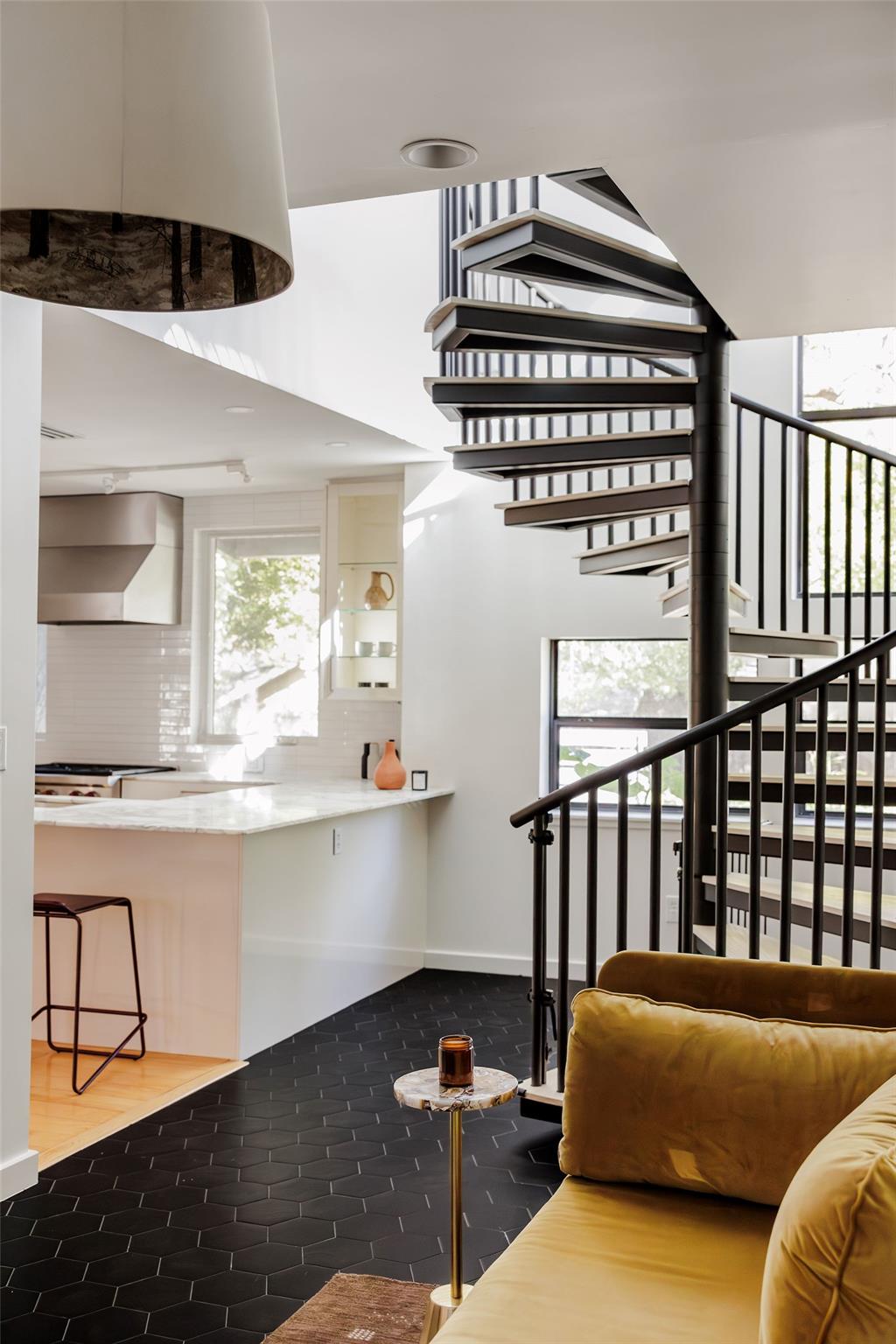 1601 Alameda DR
