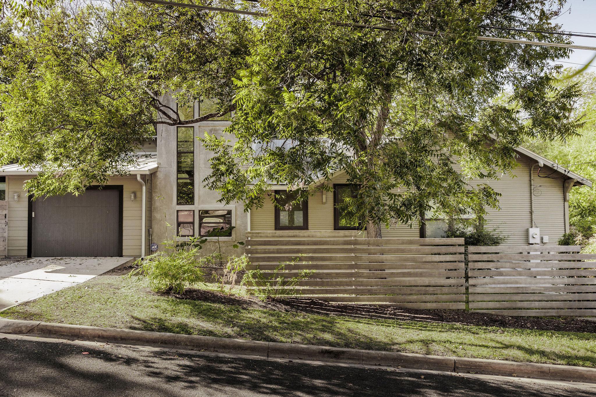 1601 Alameda DR