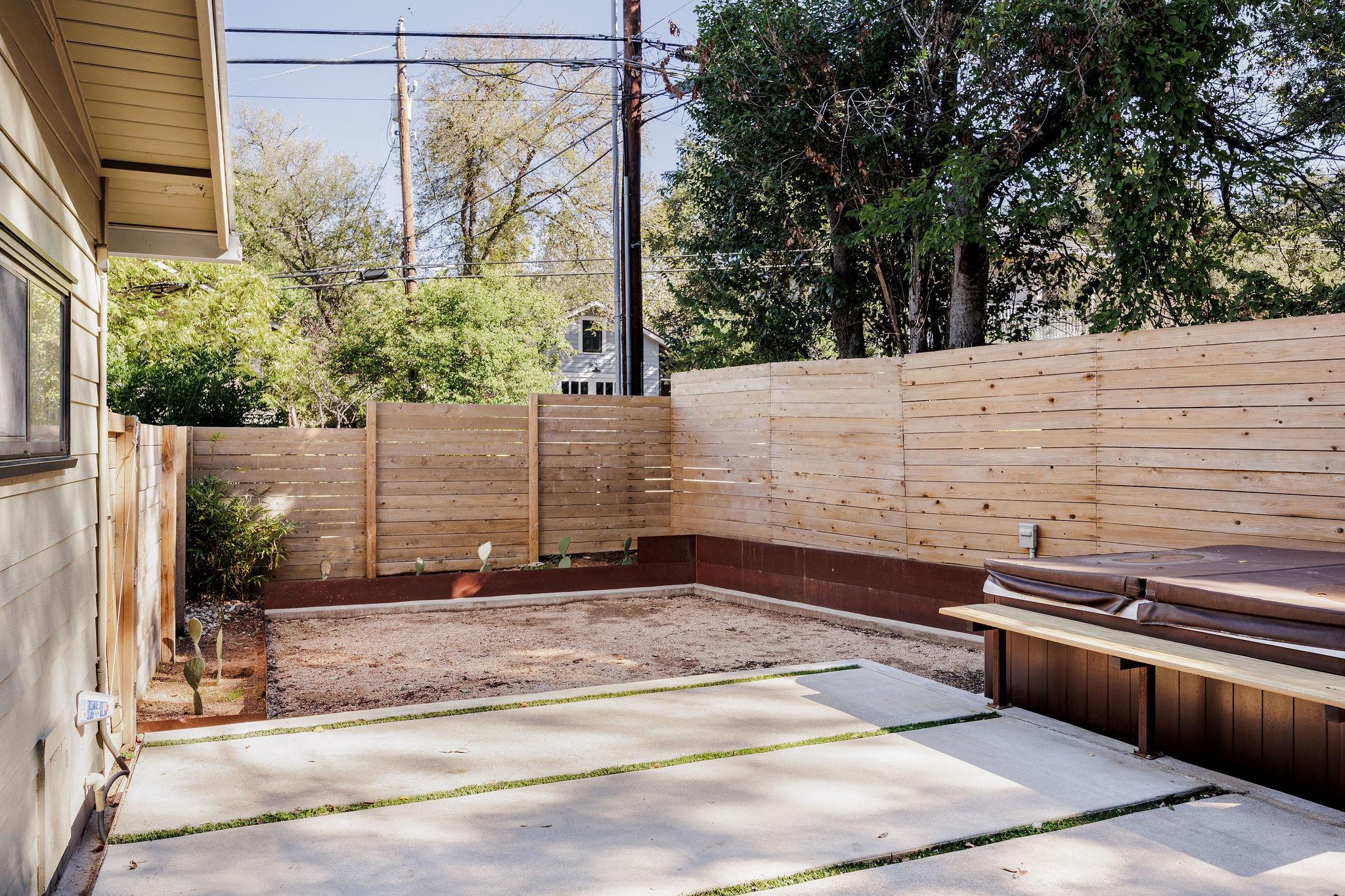1601 Alameda DR