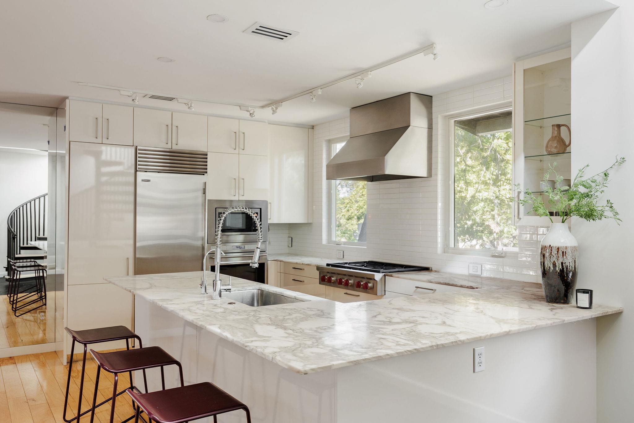 1601 Alameda DR