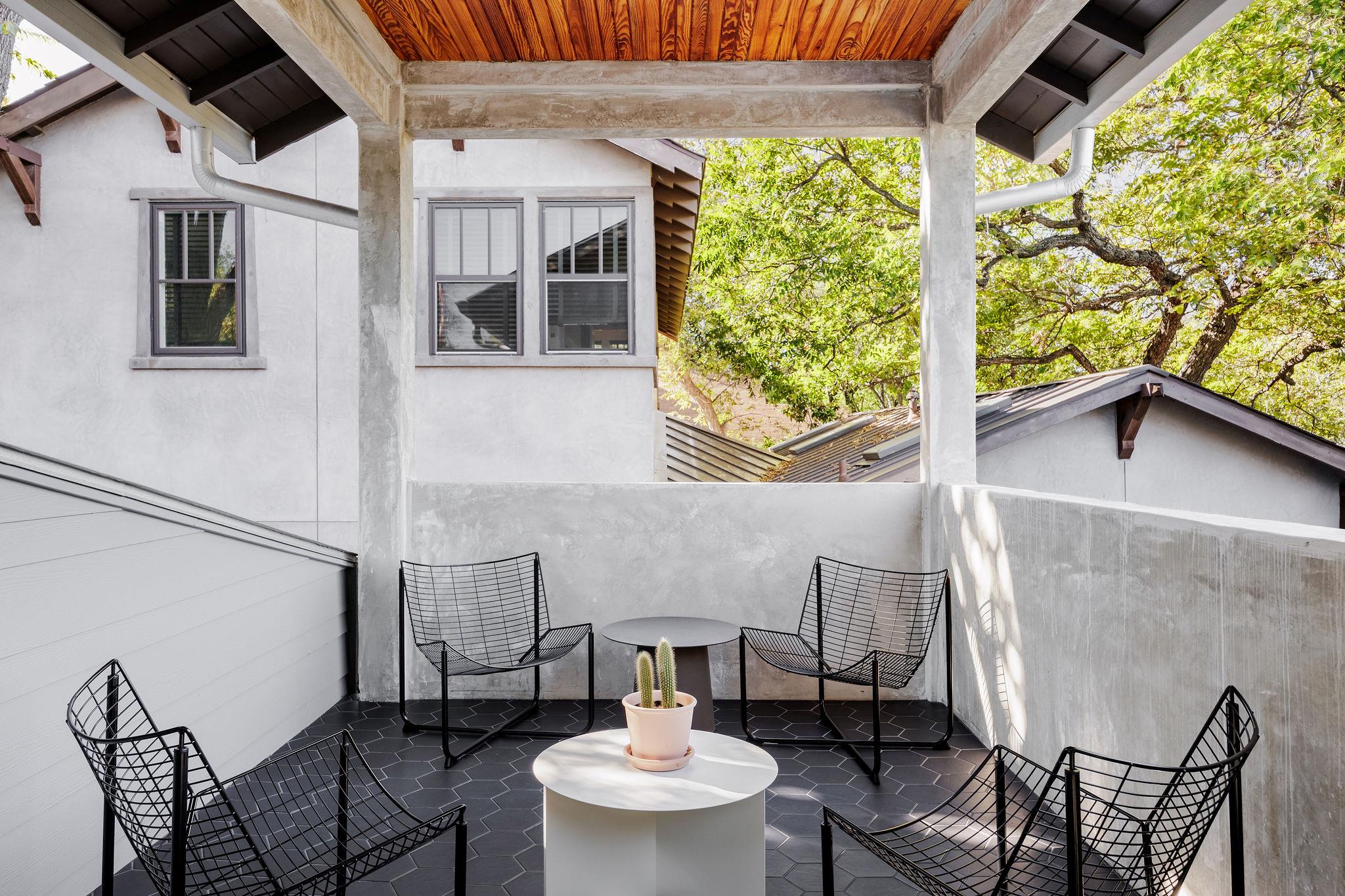 1601 Alameda DR