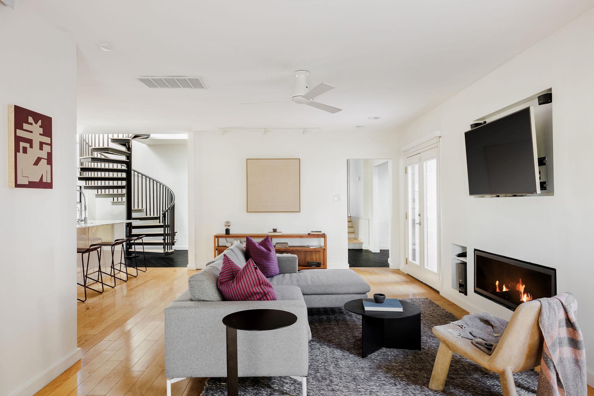 1601 Alameda DR