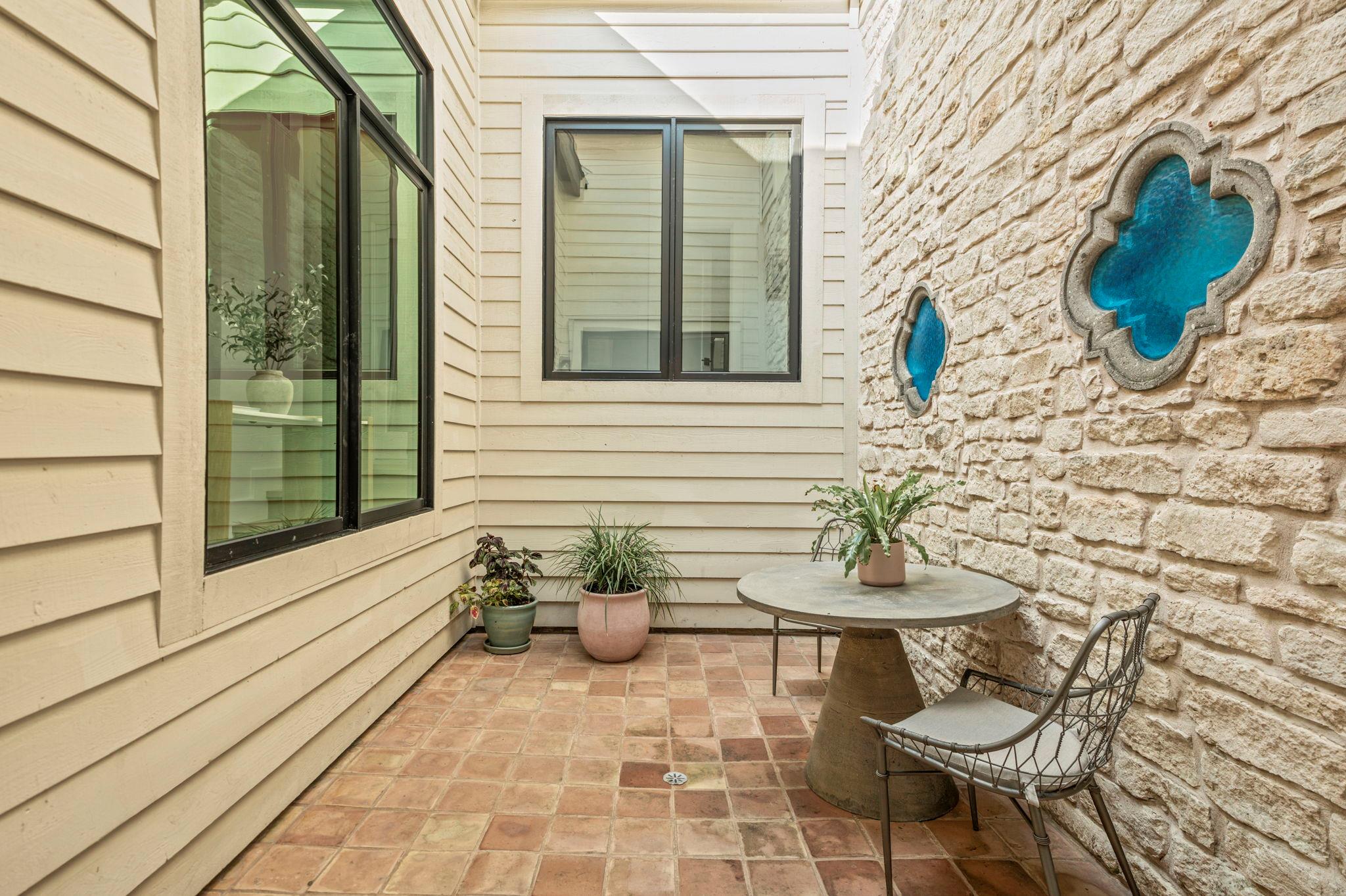 6301 Mountain Park CV