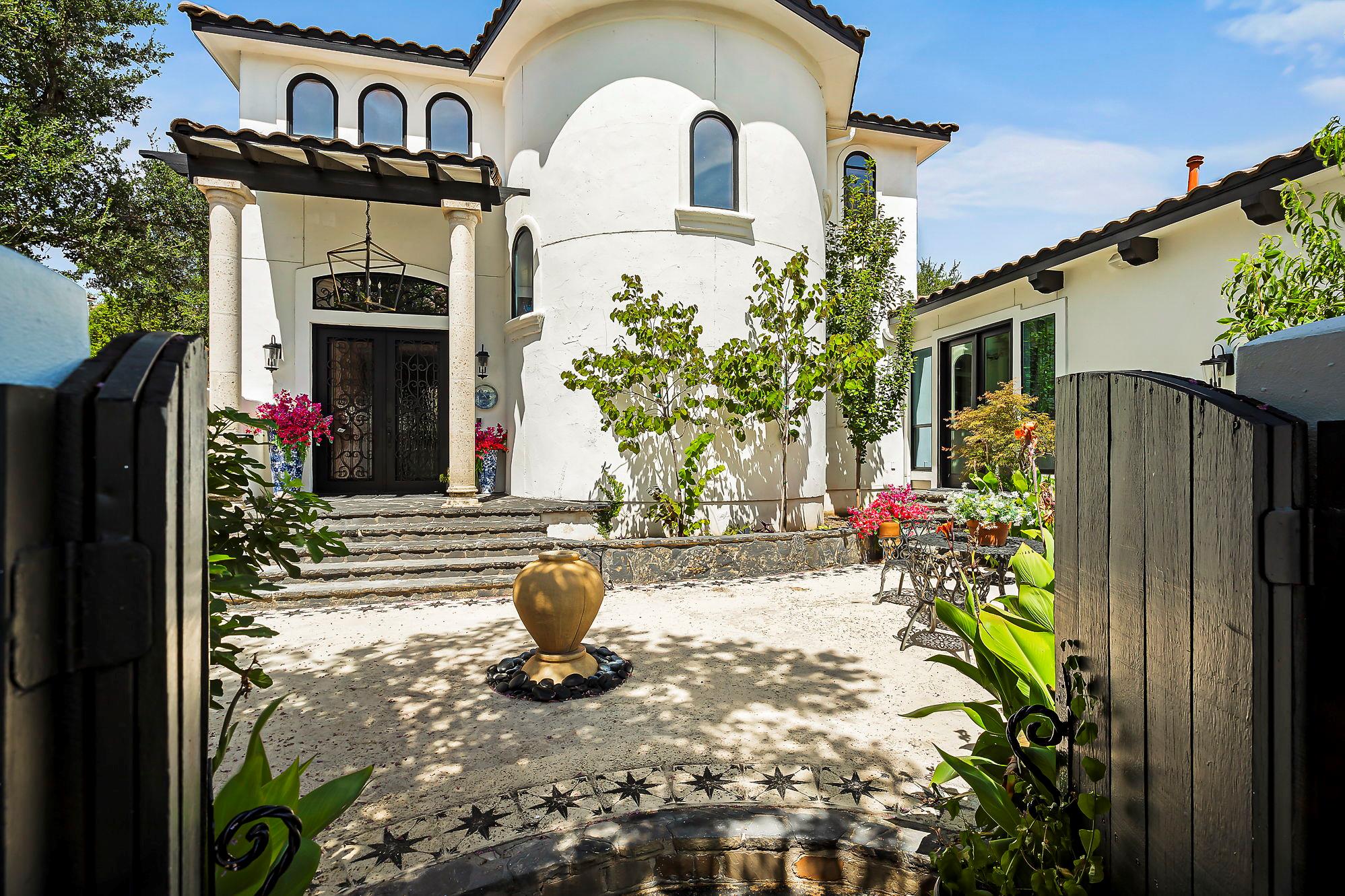 2900 Pamella CT