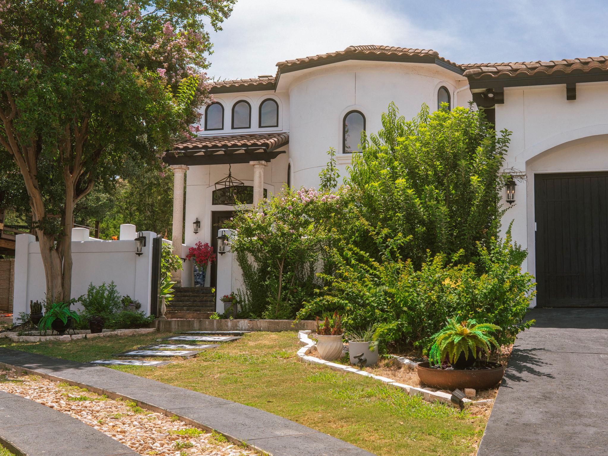 2900 Pamella CT