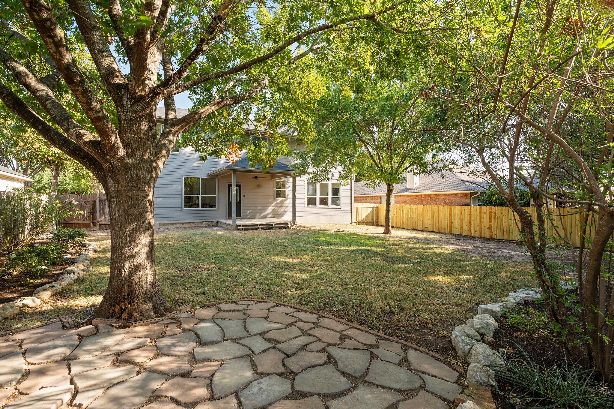 323 Ranier LN, Round Rock