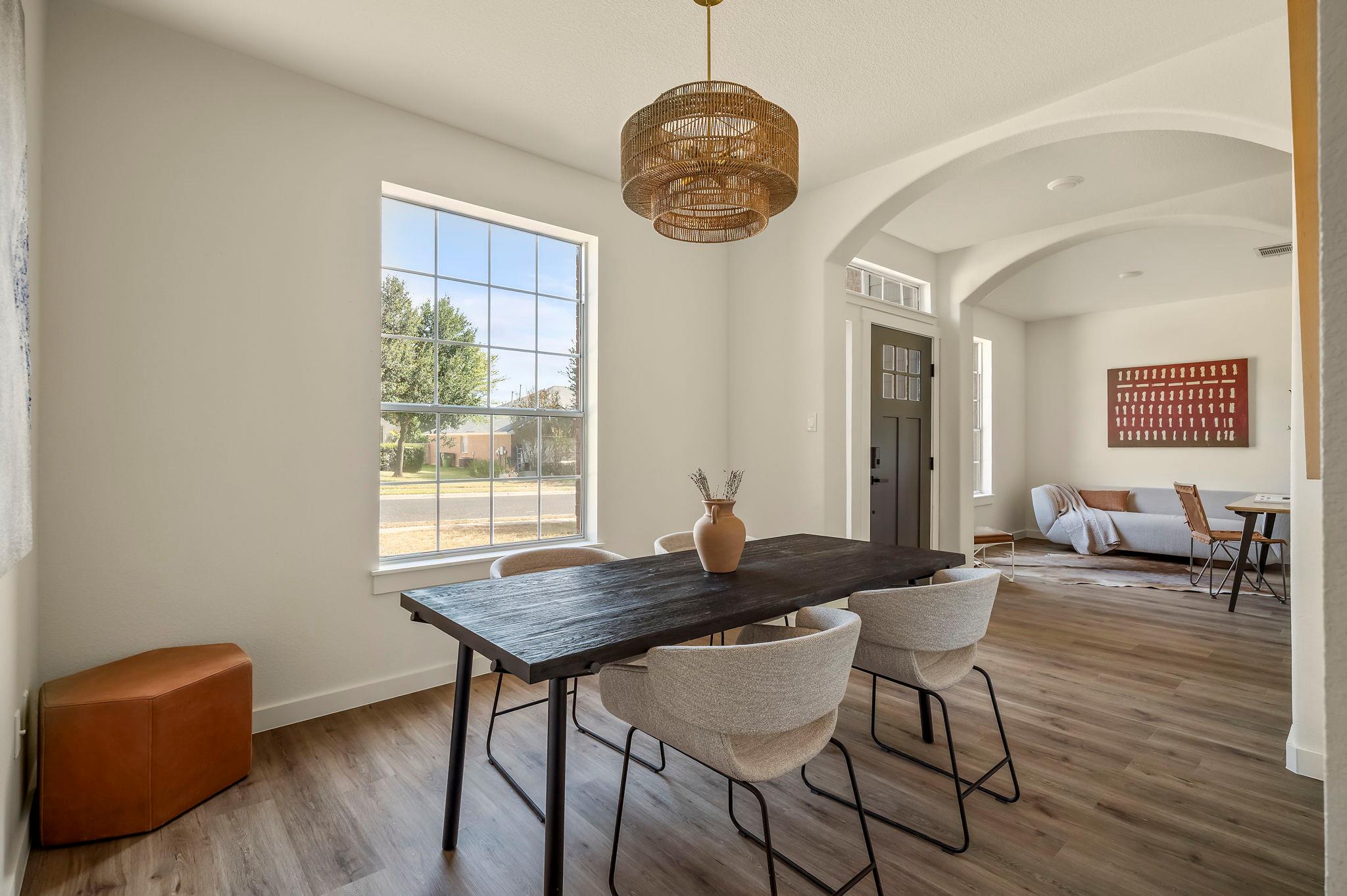 323 Ranier LN, Round Rock