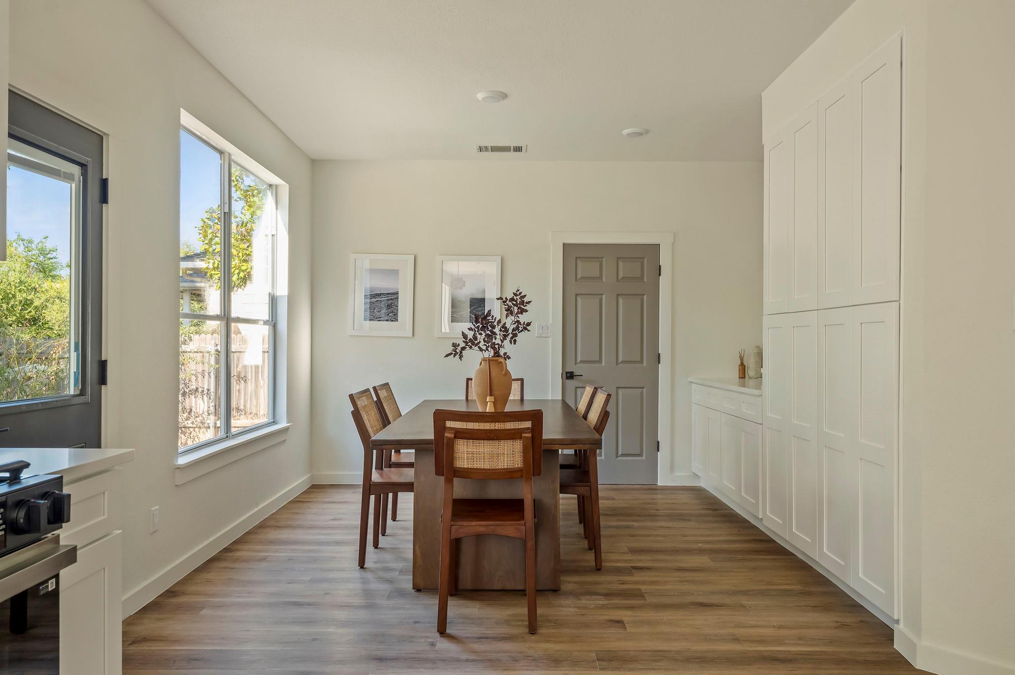 323 Ranier LN, Round Rock