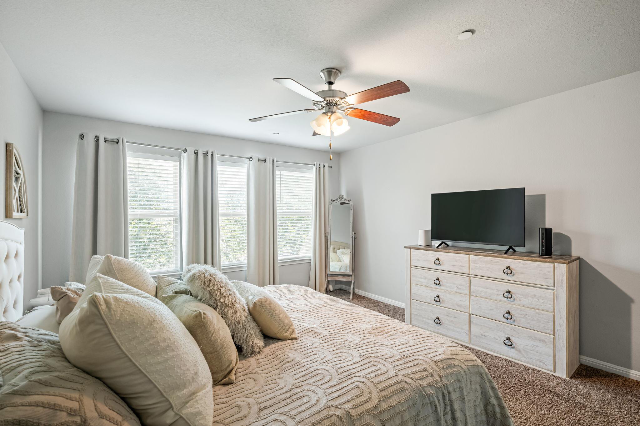 12902 Leatherback LN
