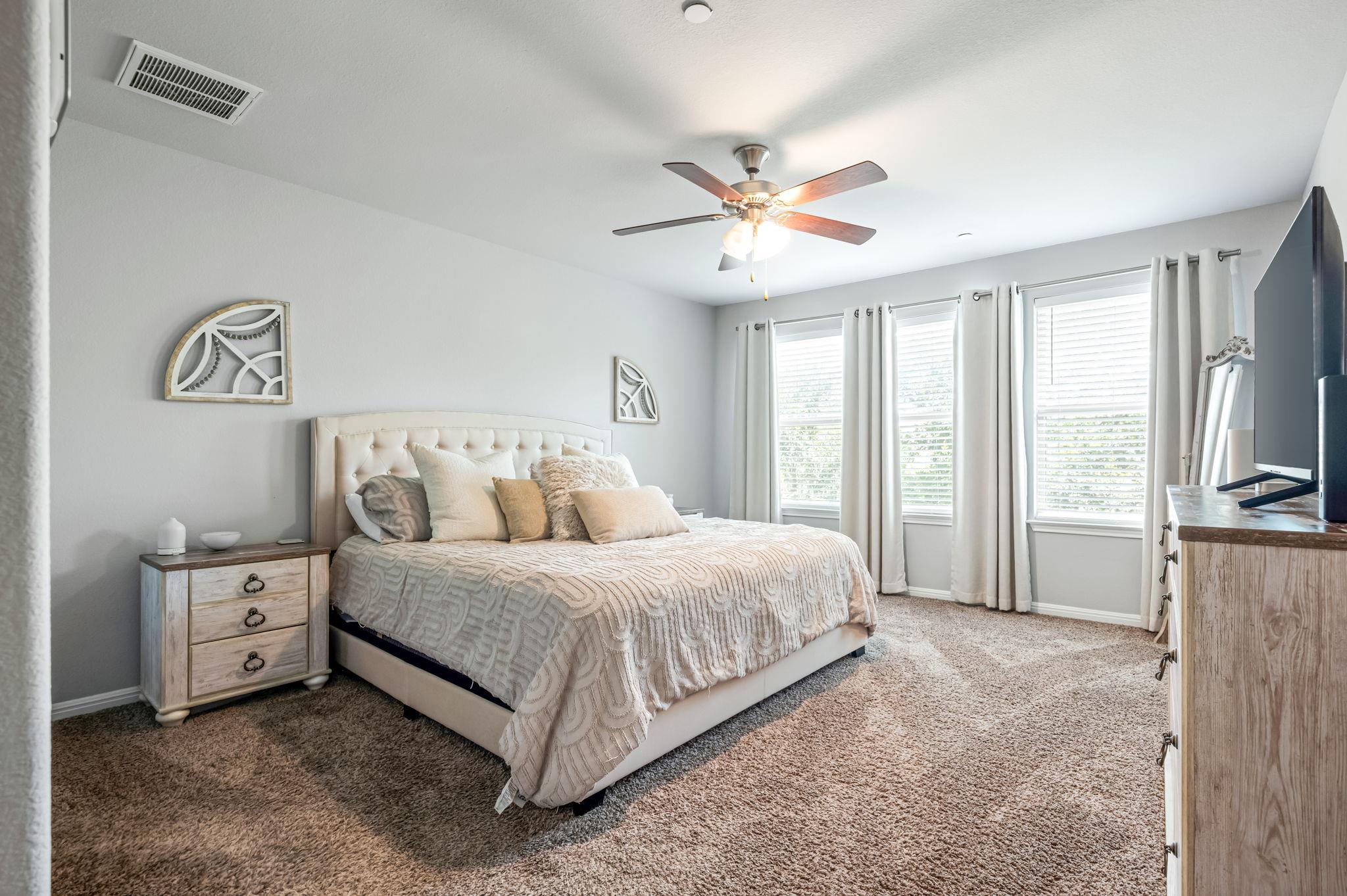 12902 Leatherback LN