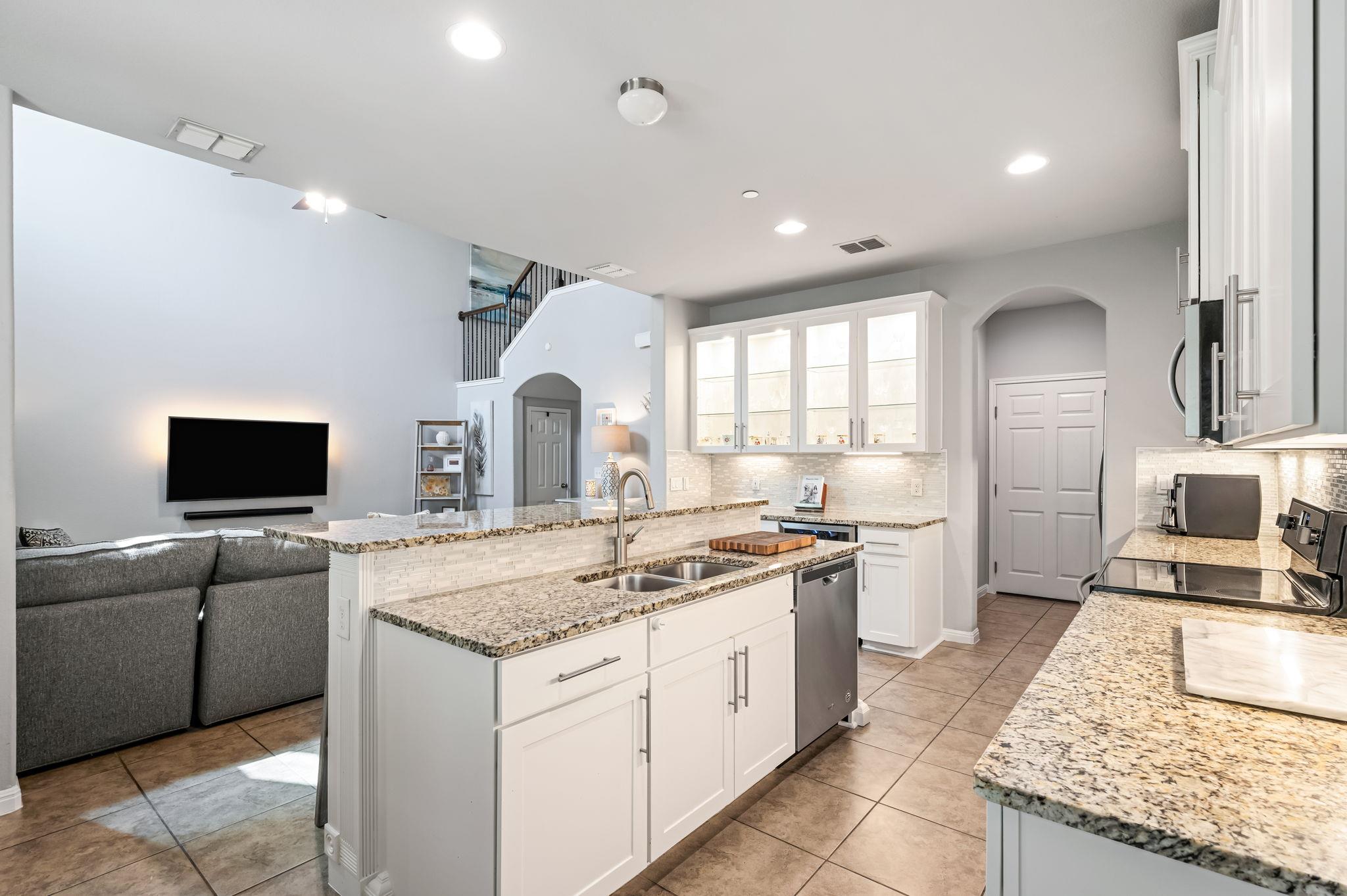 12902 Leatherback LN