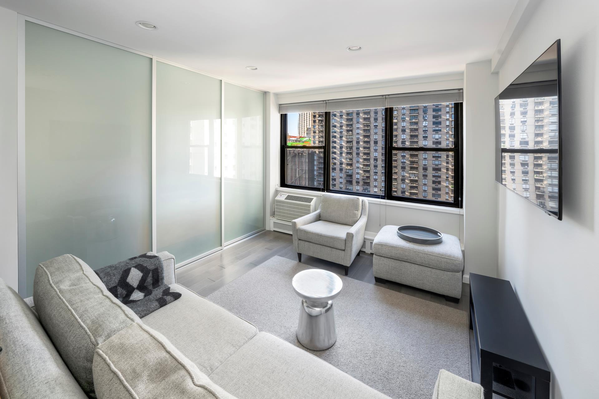 2 TUDOR CITY Place 9OS