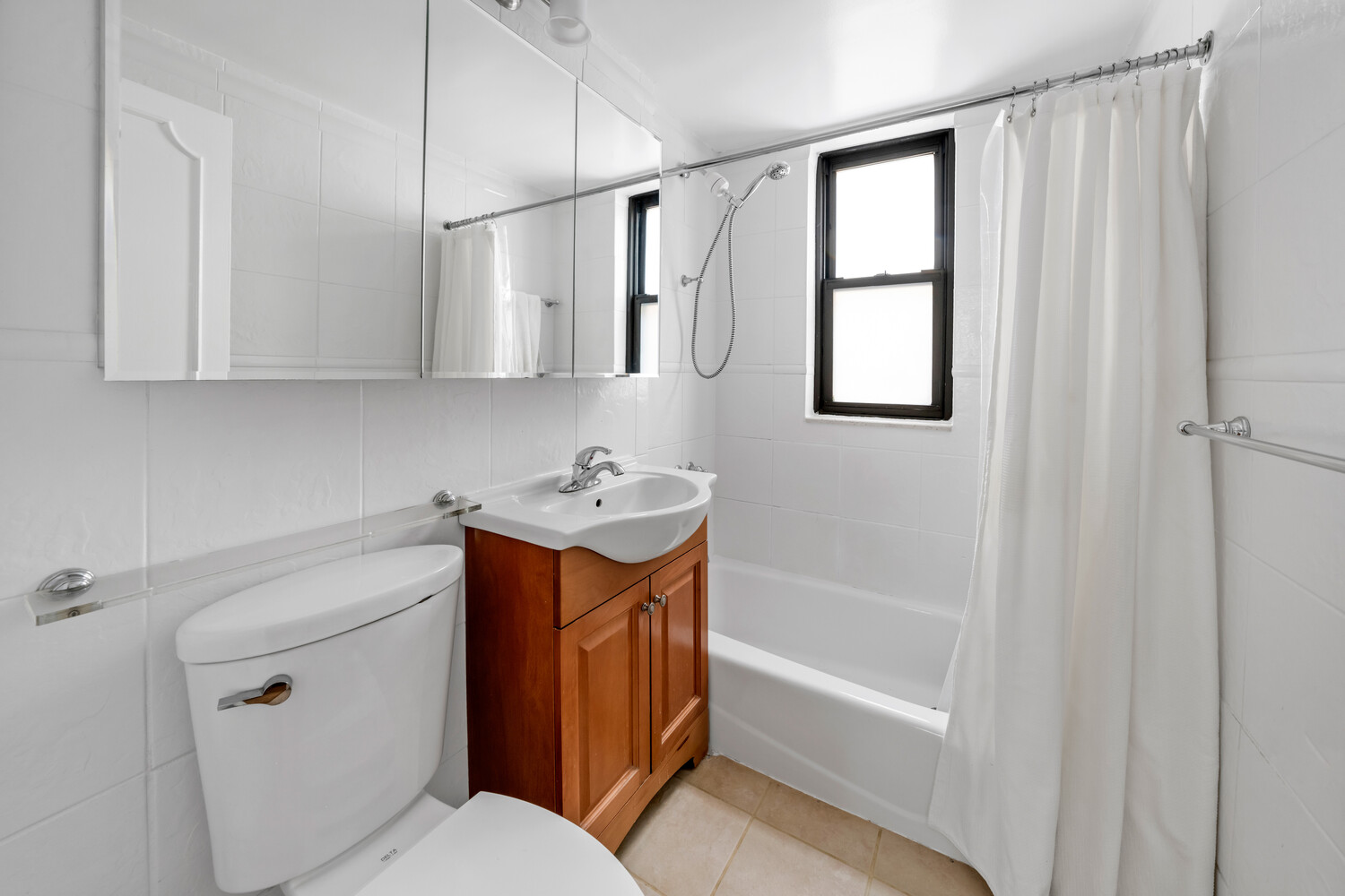 2 TUDOR CITY Place 8GN