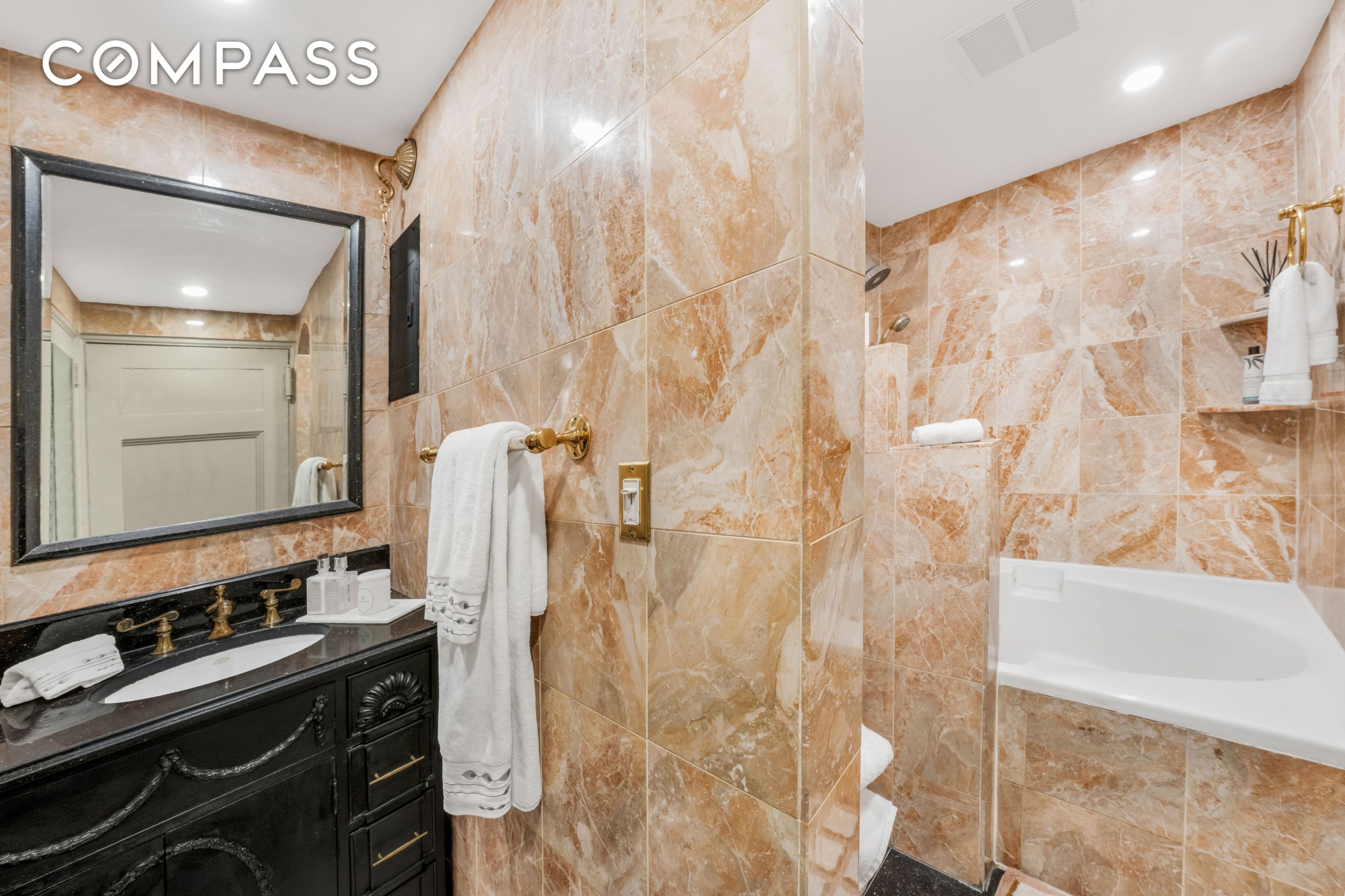 5 Tudor City Place 811