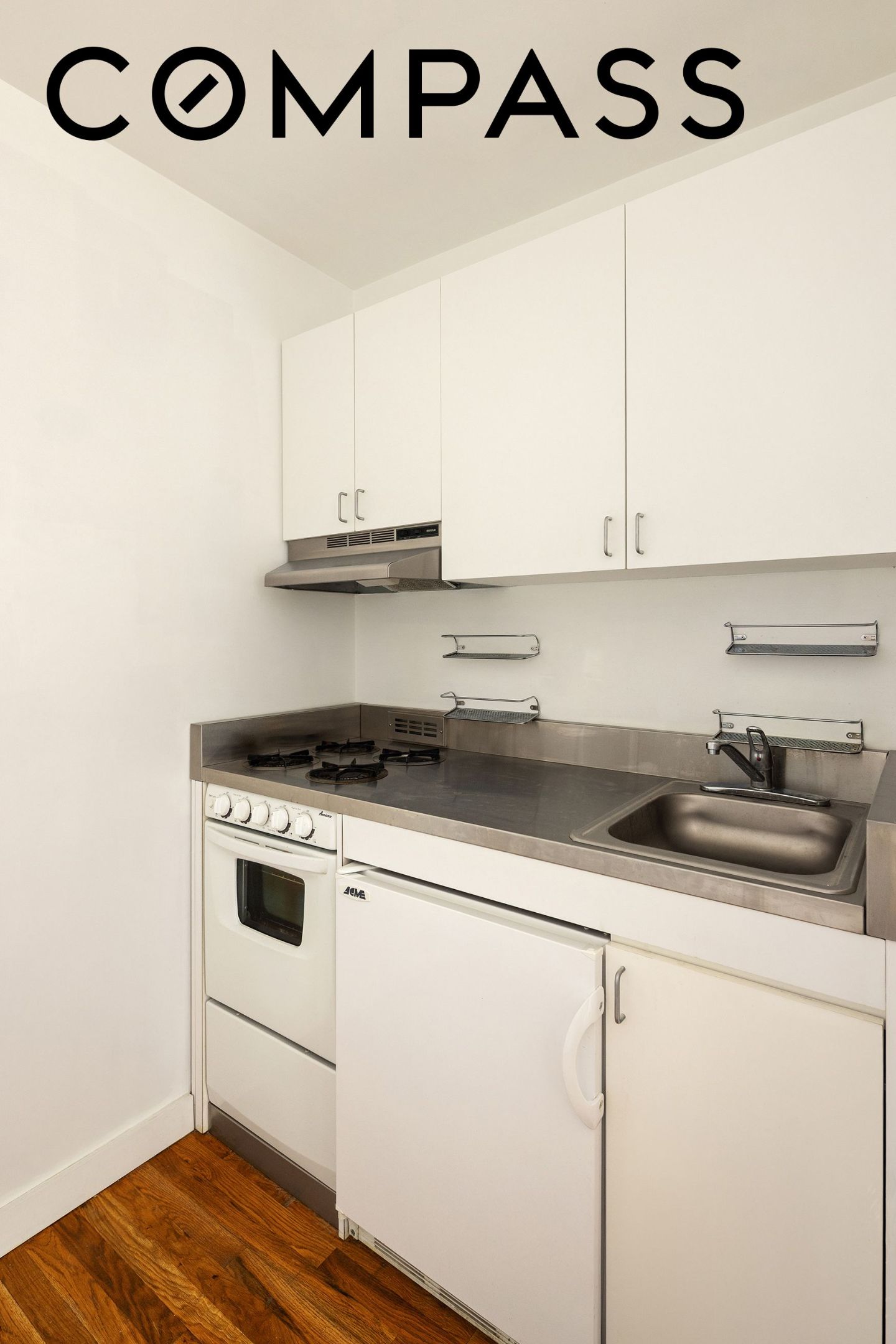 60 E 9th Street 508