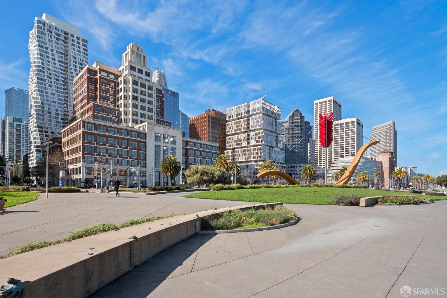 300 Beale Street # 319