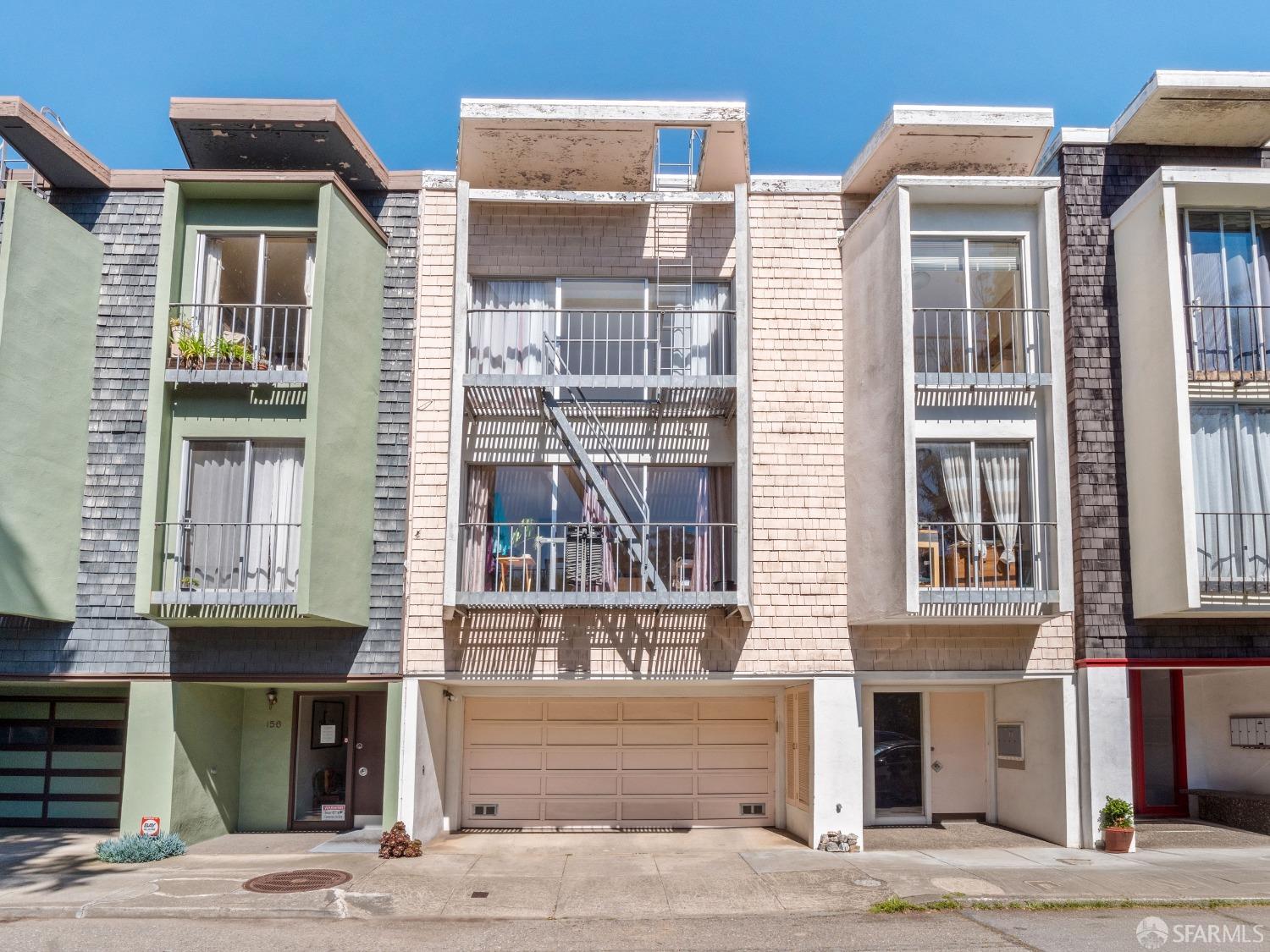 160 Locksley Avenue