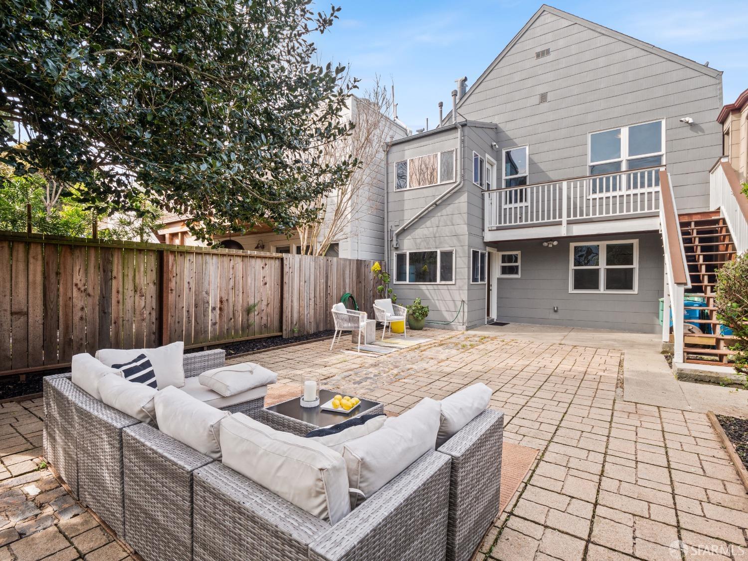 755 Elizabeth Street