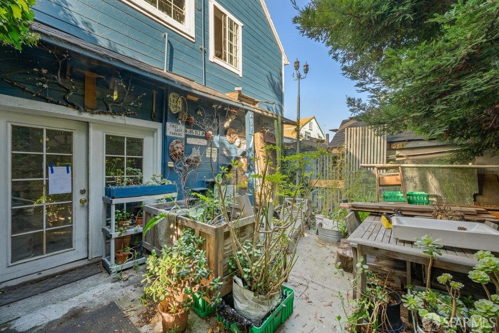 3229 Jennings Street