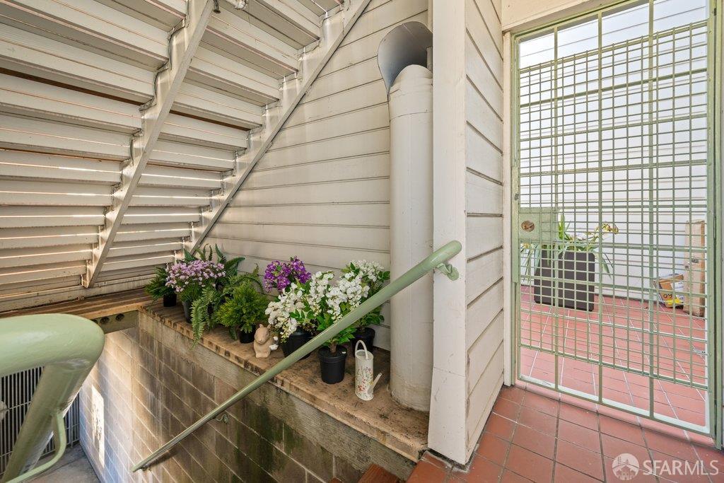 2425 Market Street # 6