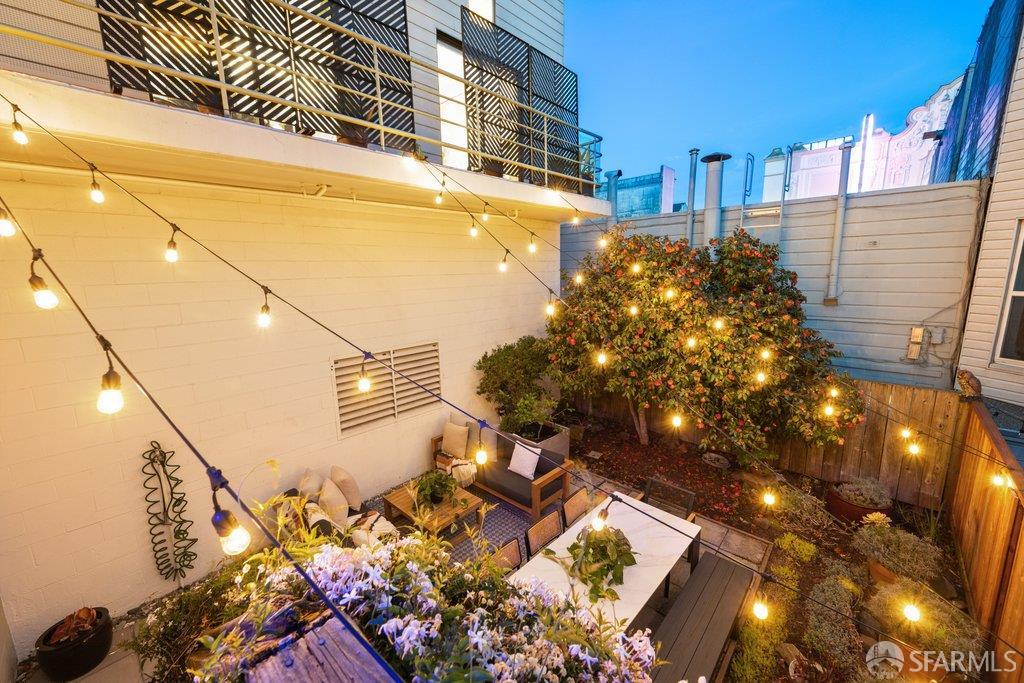 2425 Market Street # 6