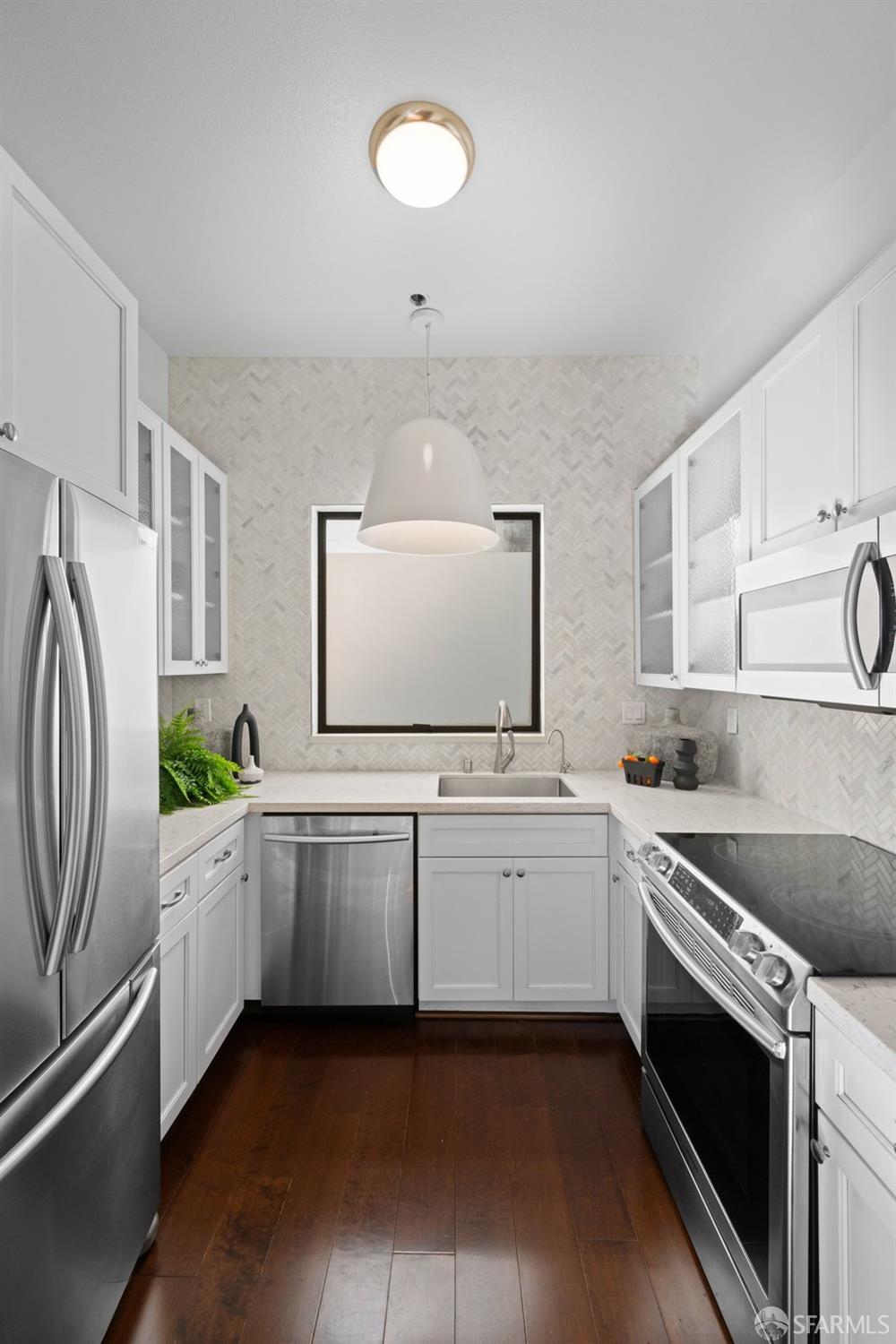 2425 Market Street # 6