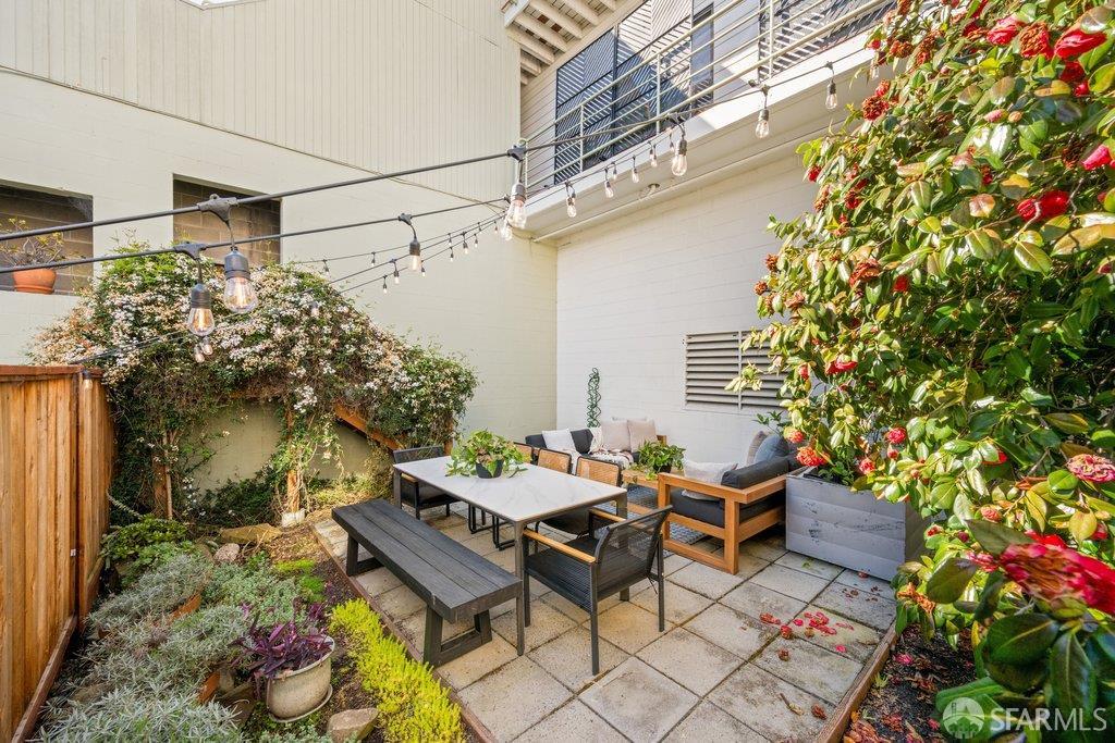 2425 Market Street # 6