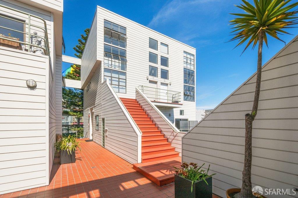 2425 Market Street # 6