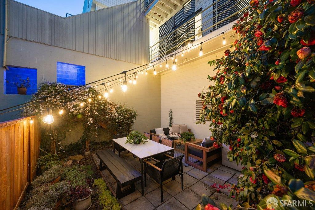 2425 Market Street # 6