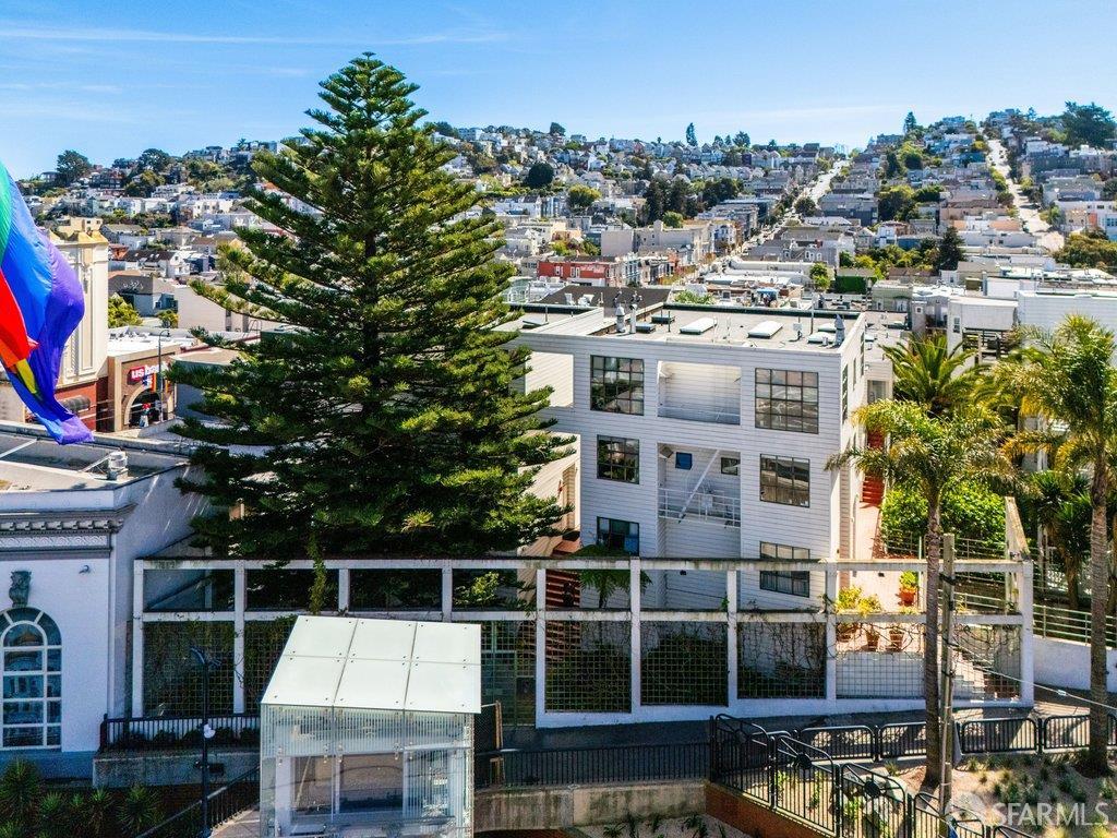 2425 Market Street # 6