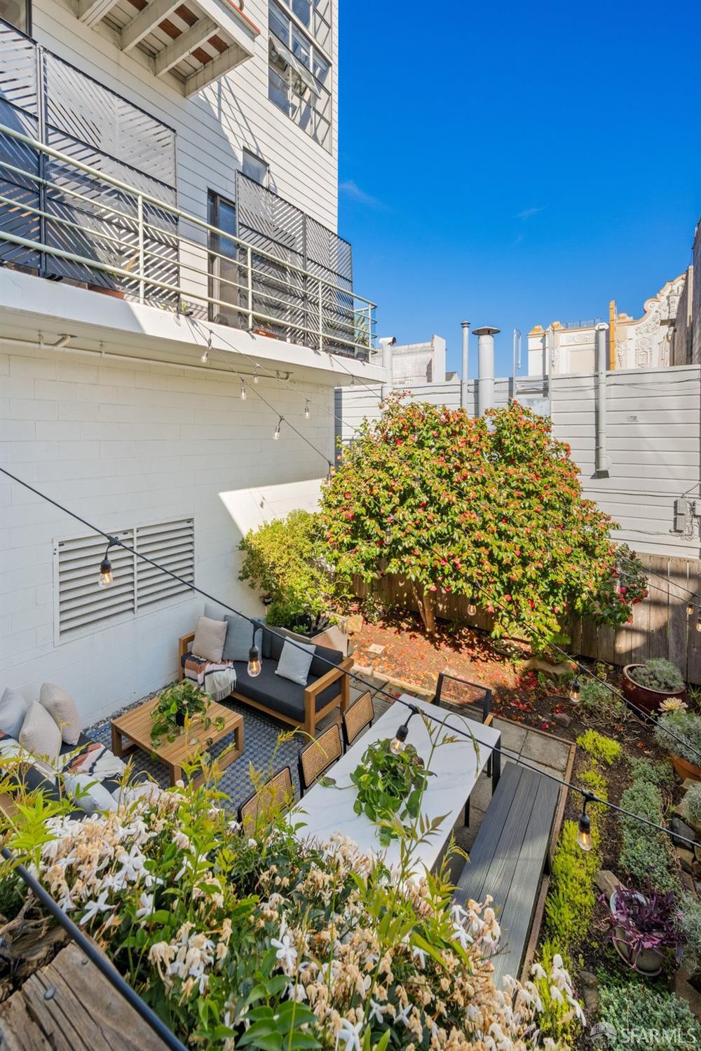 2425 Market Street # 6