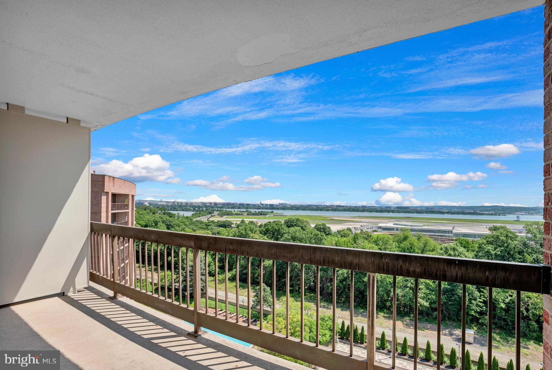 1805 Crystal Dr #1107s