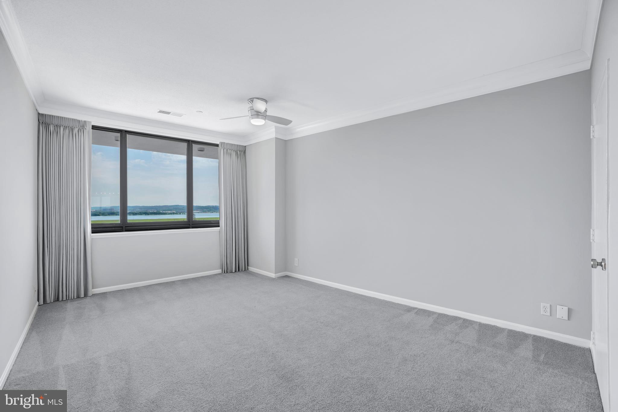 1805 Crystal Dr #1107s