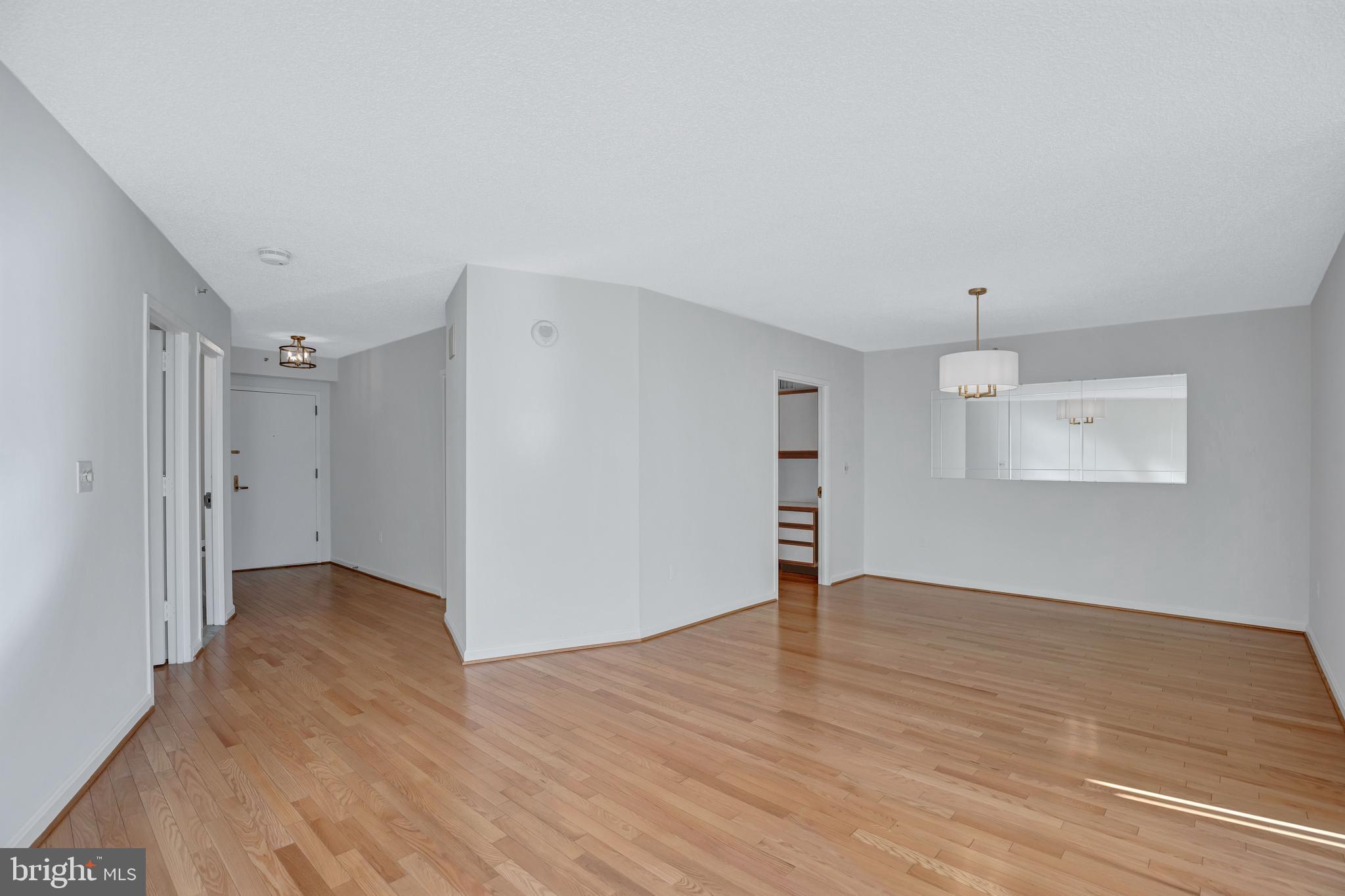 1300 Crystal Dr #1508s