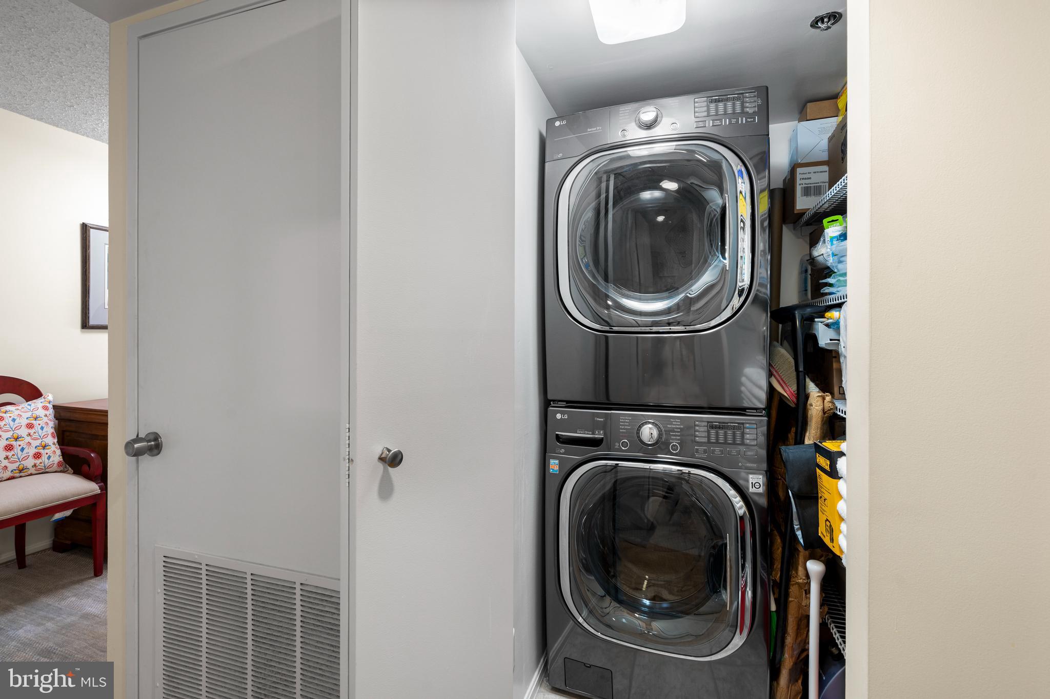 1600 N OAK STREET 415