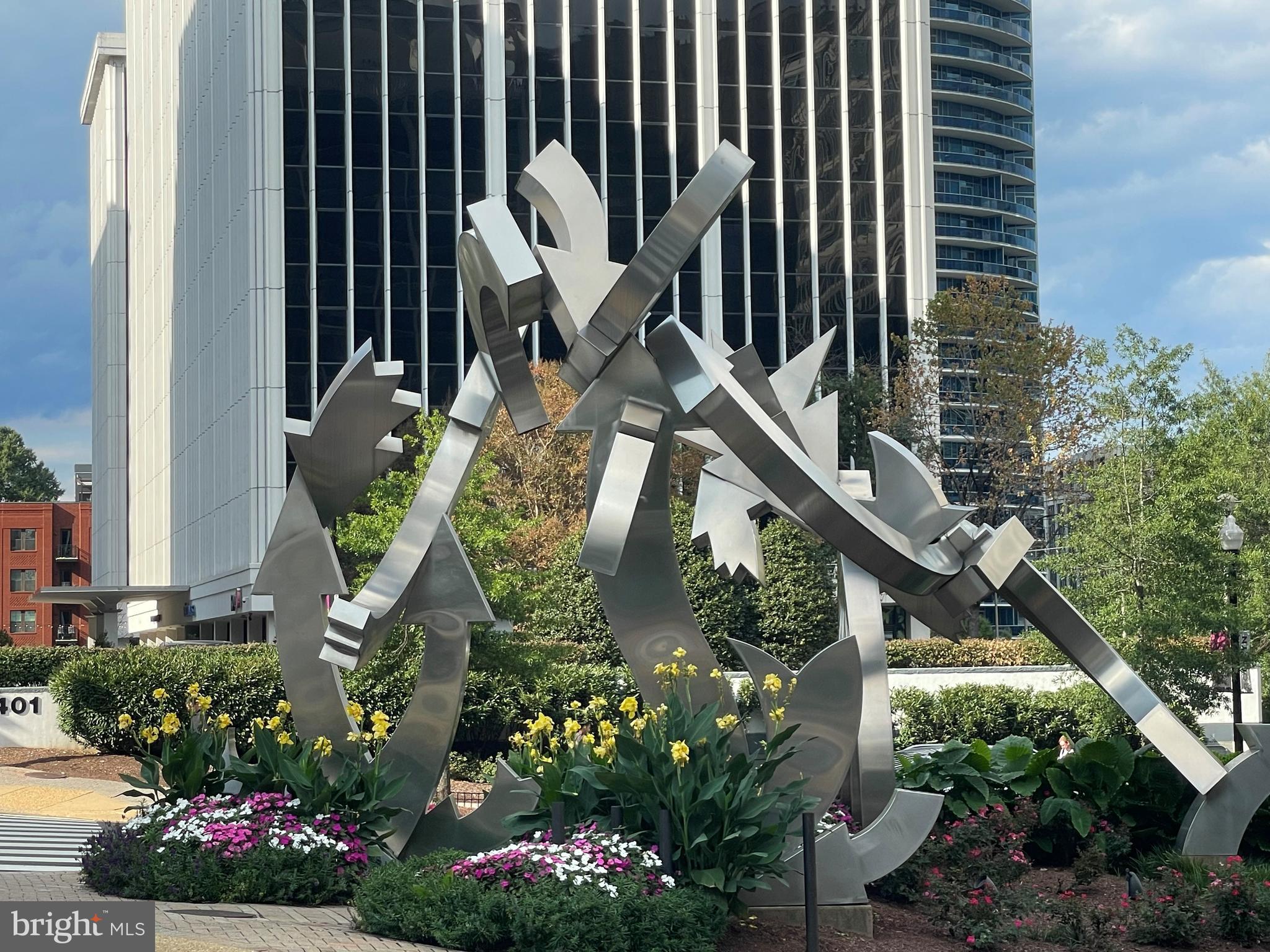 1600 N OAK STREET 415