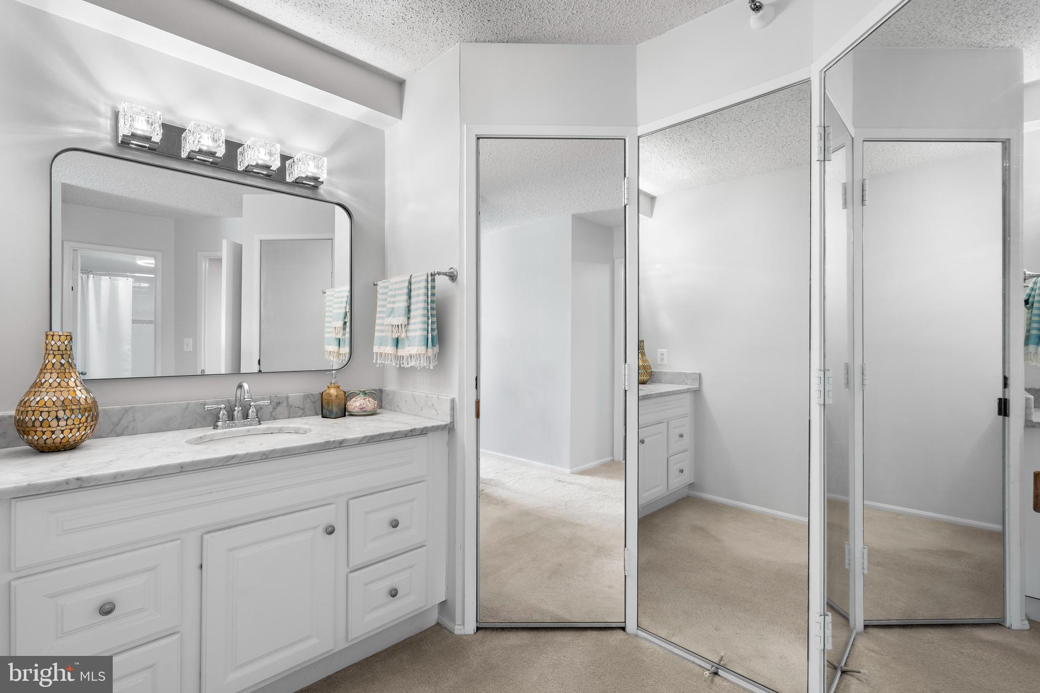 1600 N OAK STREET 415