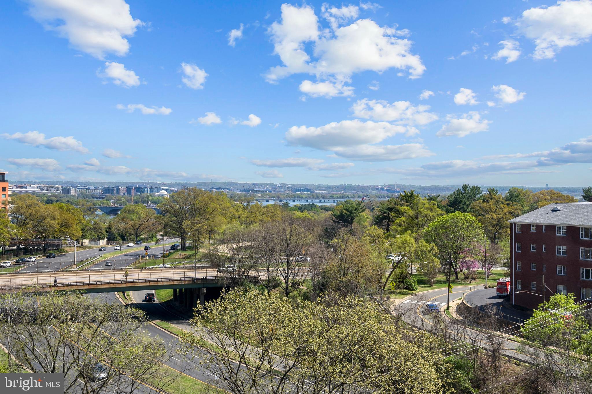 1600 N OAK STREET 415