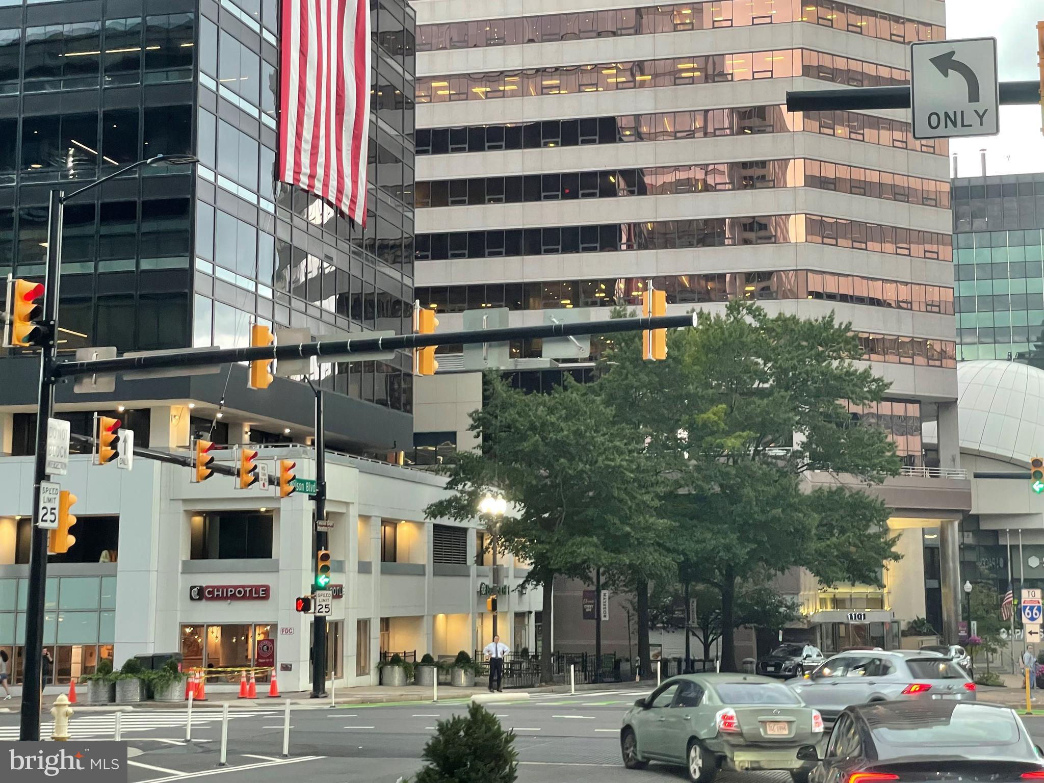 1600 N OAK STREET 415