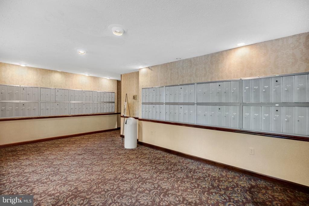 1200 S ARLINGTON RIDGE ROAD Unit: 608
