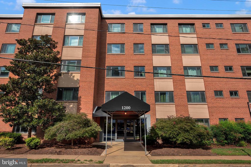 1200 S ARLINGTON RIDGE ROAD Unit: 608