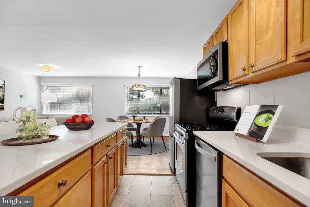 1200 S ARLINGTON RIDGE ROAD Unit: 608
