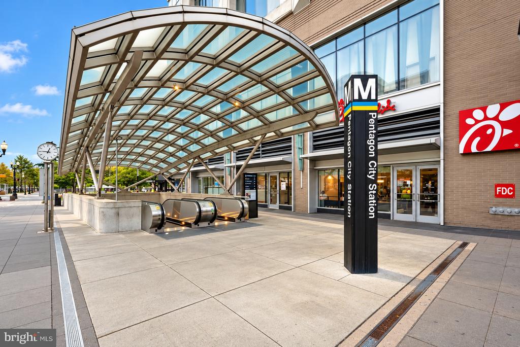 1200 S ARLINGTON RIDGE ROAD Unit: 608