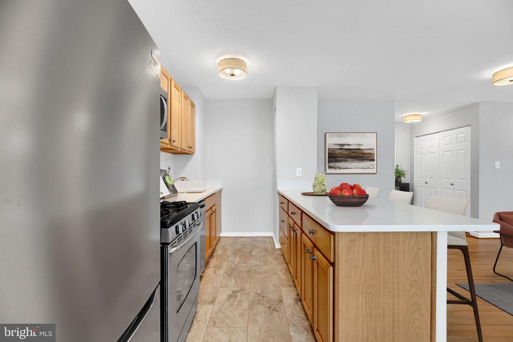 1200 S ARLINGTON RIDGE ROAD Unit: 608