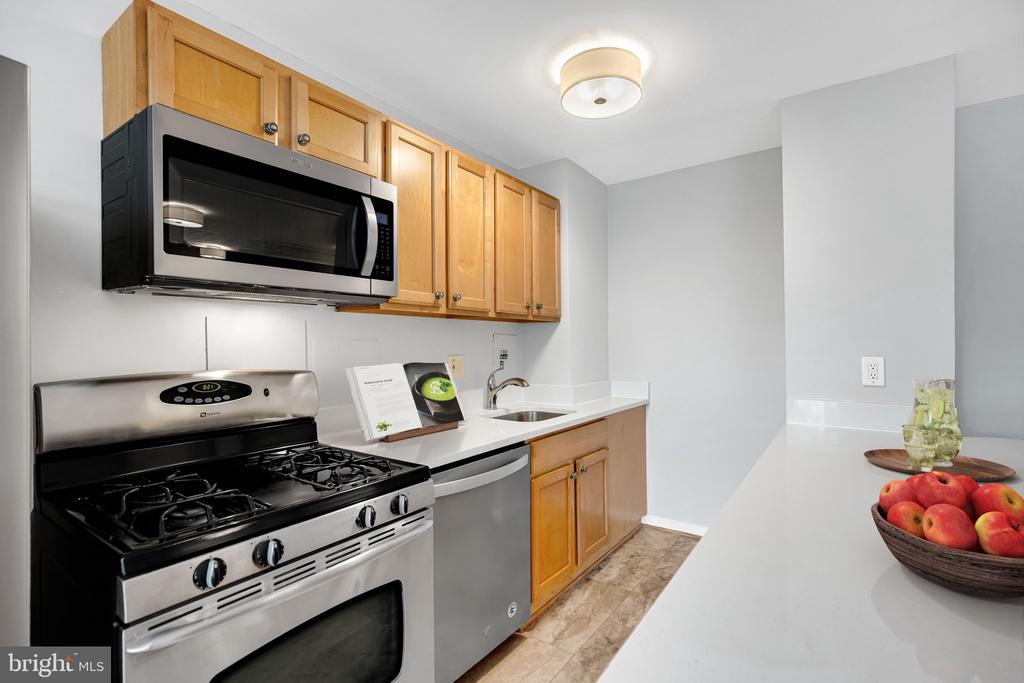 1200 S ARLINGTON RIDGE ROAD Unit: 608