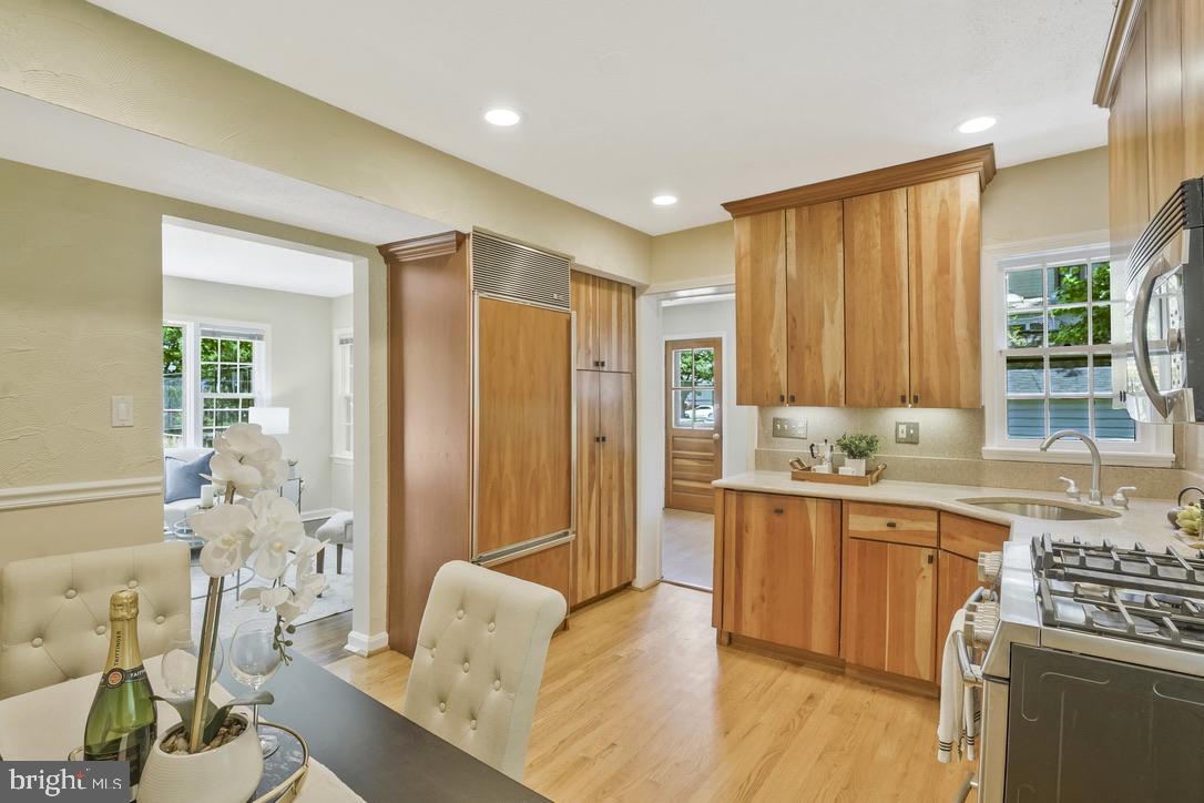 4 E Walnut St