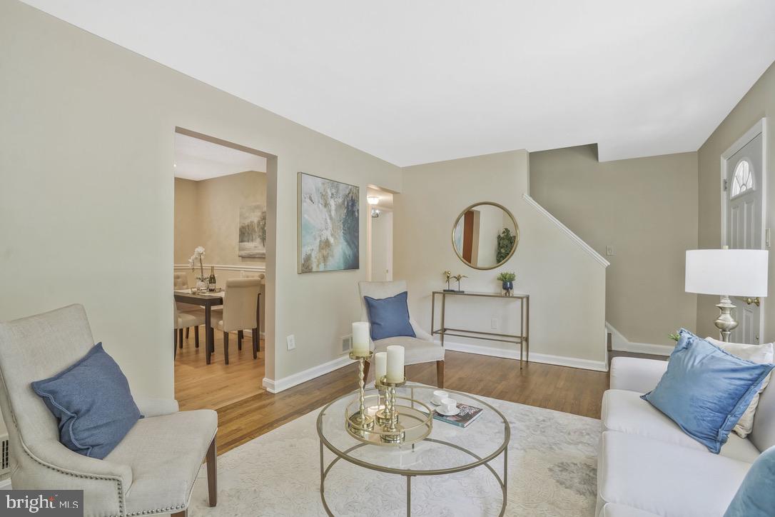 4 E Walnut St